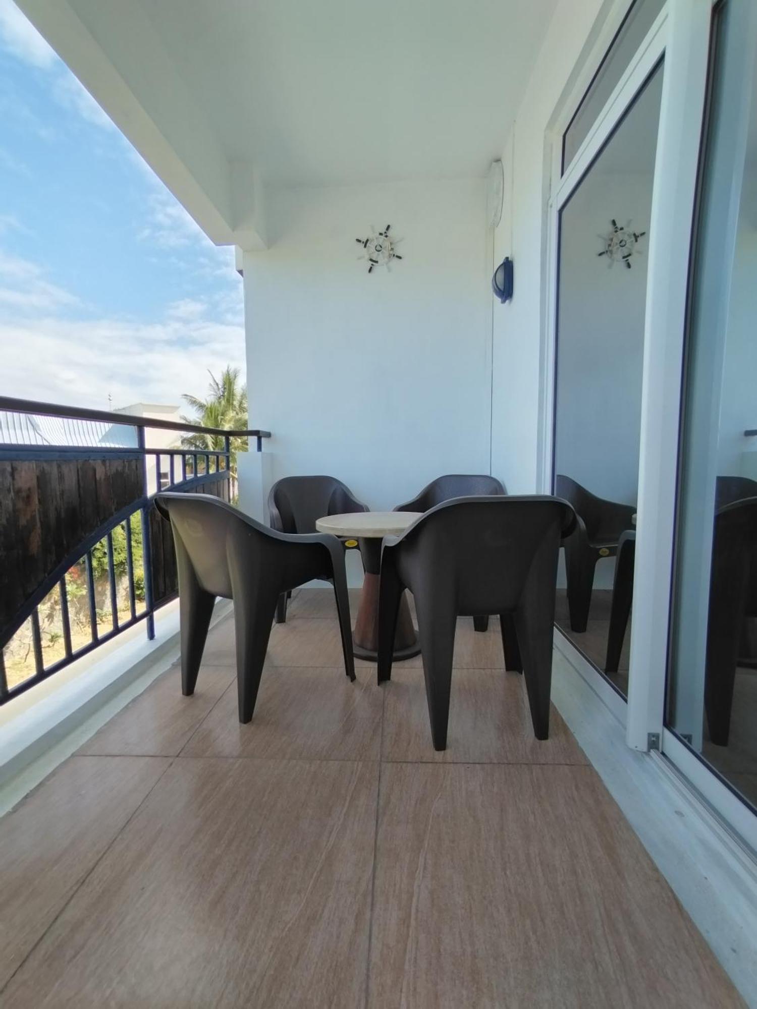 Morsky Vanek Apartment Flic en Flac Bagian luar foto