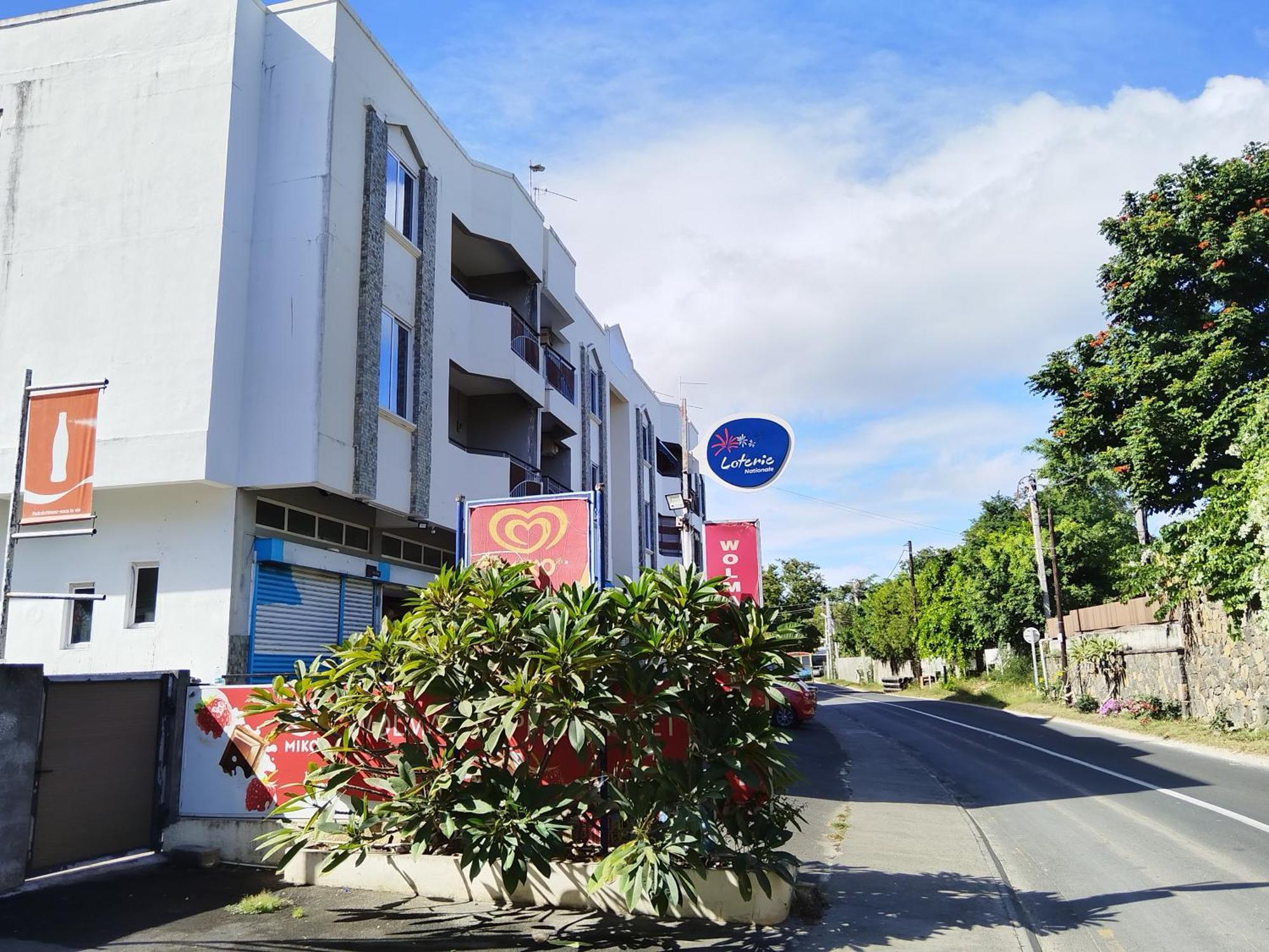 Morsky Vanek Apartment Flic en Flac Bagian luar foto